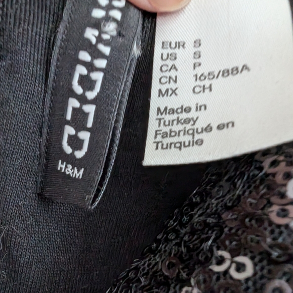 H&M DIVIDED Black Sequins Short Crop Top Size Small - Picture 3 of 3